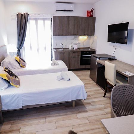 Napoli Suites Studios Aparthotel San Julián Exterior foto
