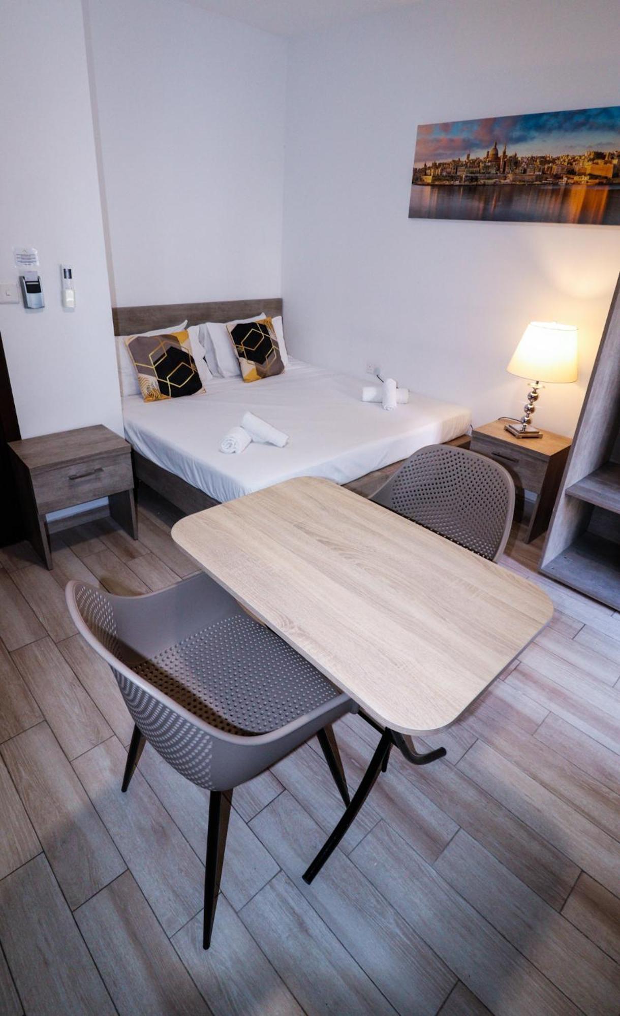 Napoli Suites Studios Aparthotel San Julián Exterior foto