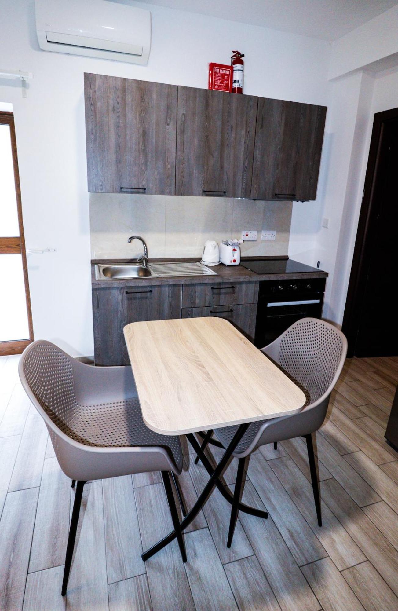 Napoli Suites Studios Aparthotel San Julián Exterior foto