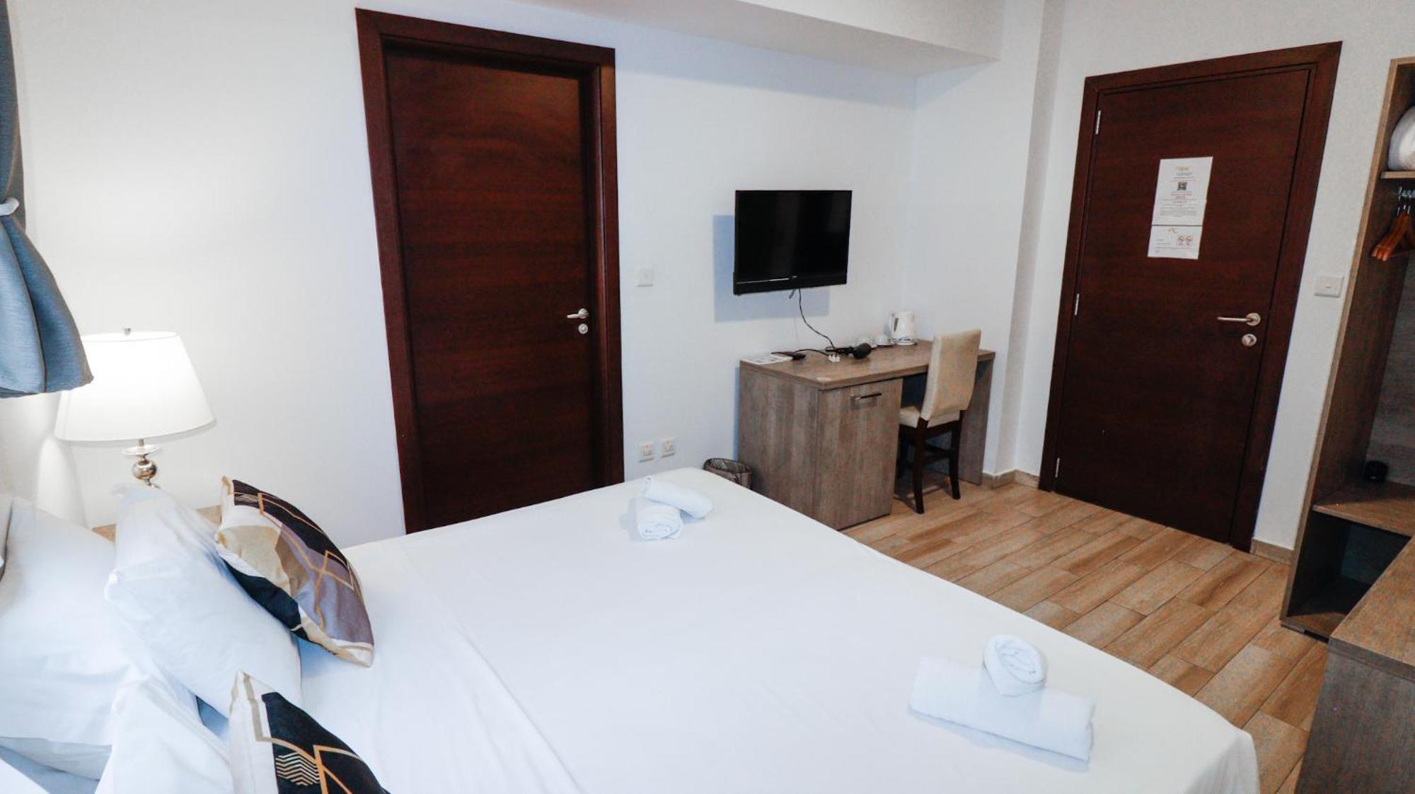 Napoli Suites Studios Aparthotel San Julián Exterior foto